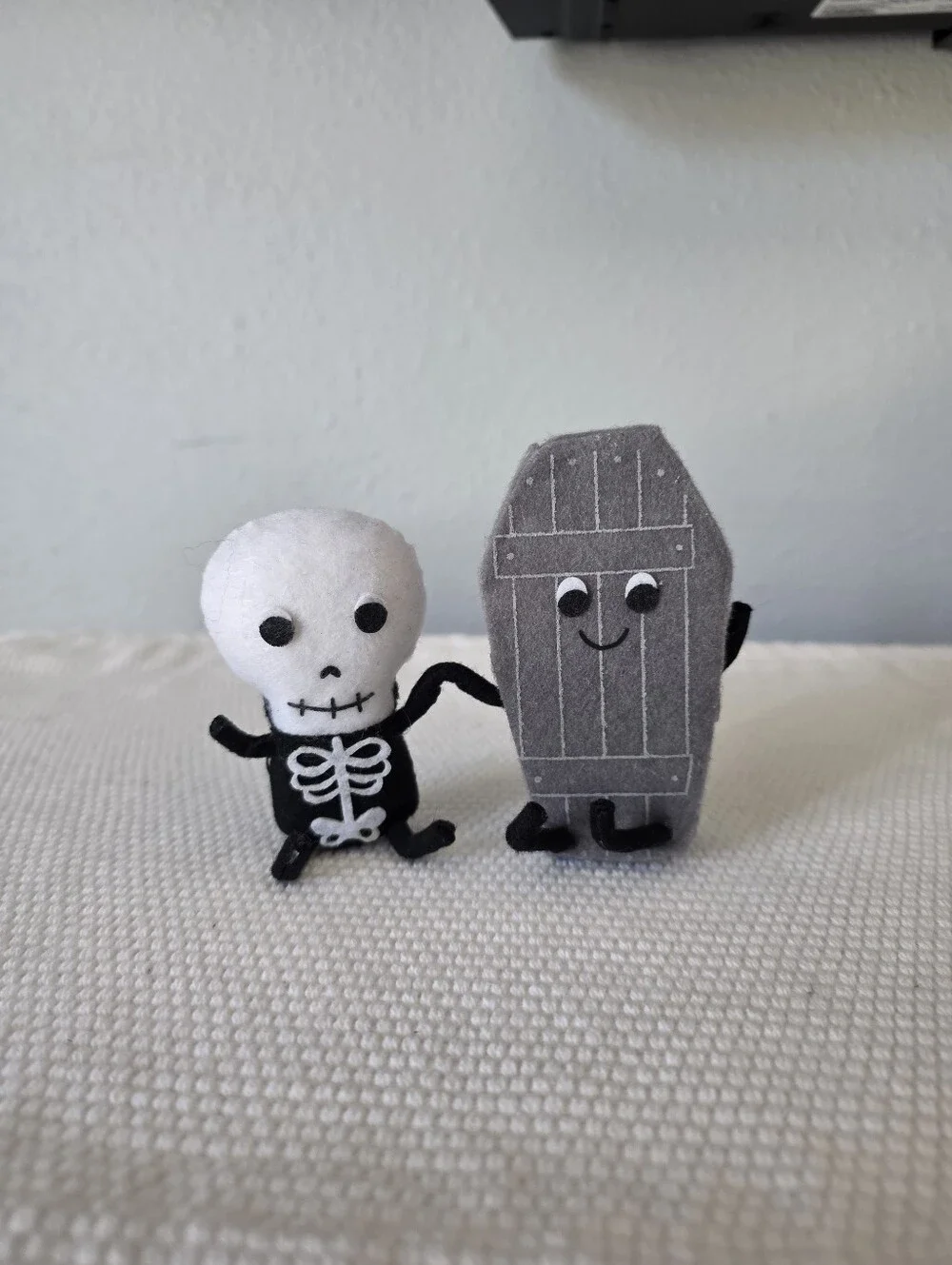Target Halloween Skeleton and Coffin Figurine Hyde & EEK!